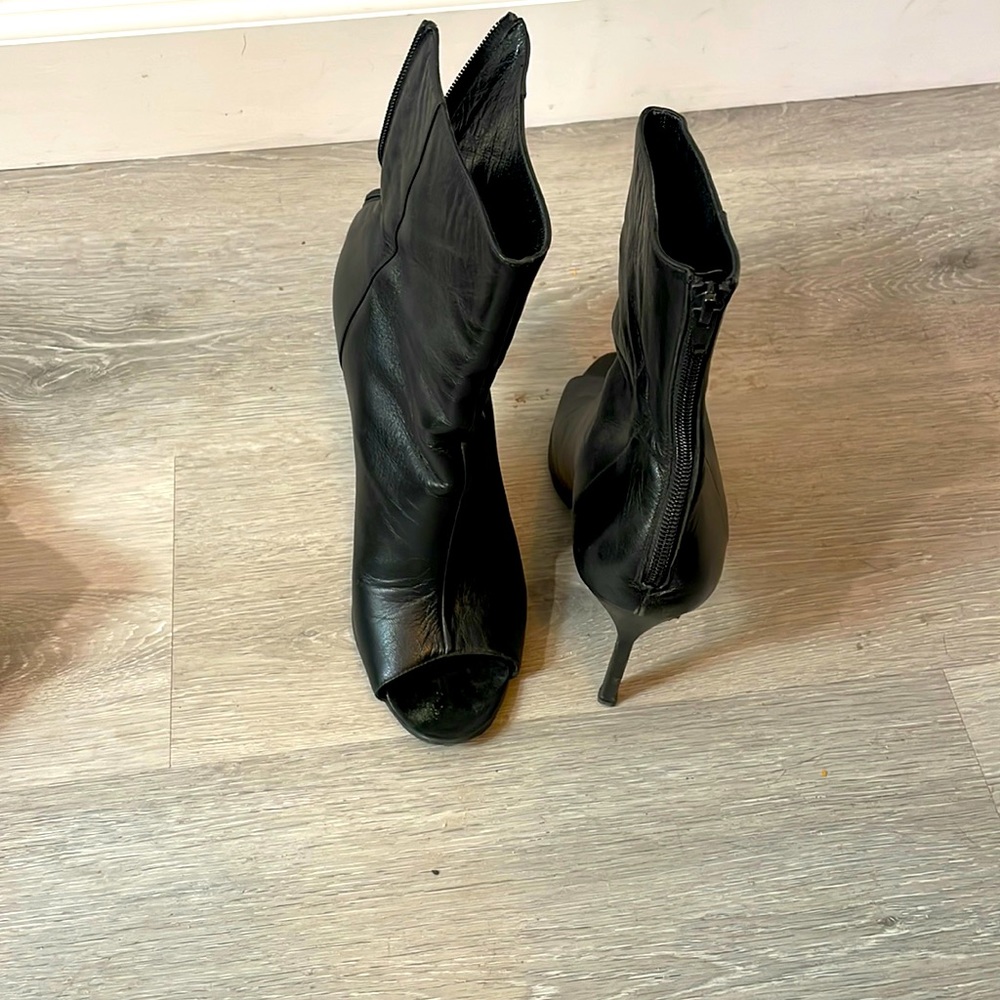 Black heel manolo blahniks